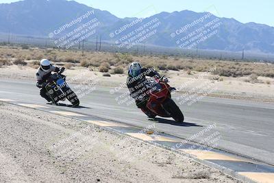 media/Dec-01-2025-Moto Forza (Mon) [[2daa91e15f]]/3-Beginner Group/Session 3 (Turn 16 Inside)/